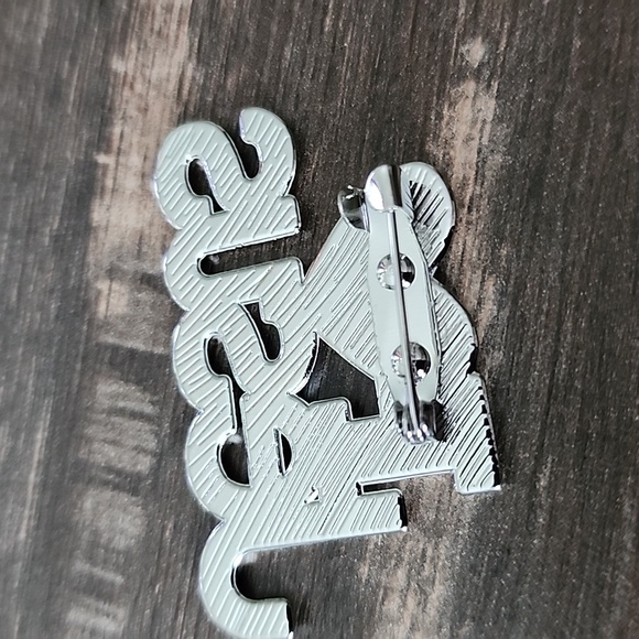 I Love Jesus  pin    I❤️Jesus Brooch Pin - Picture 2 of 3